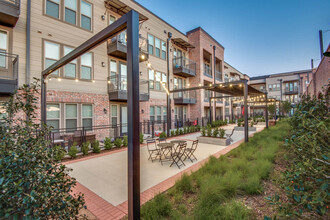 The Canal in Farmers Branch, TX - Building Photo - Building Photo