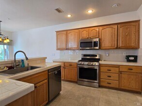 1018 Foley Ct in Vacaville, CA - Building Photo - Building Photo