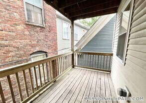 93A Hillside St in Boston, MA - Building Photo