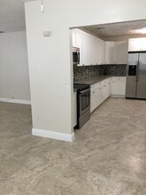 195 Street, NW 42 Ave in Miami Gardens, FL - Building Photo - Building Photo