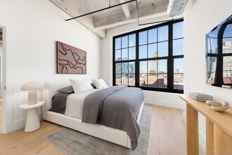 475 Kent Ave in Brooklyn, NY - Building Photo - Building Photo