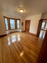 13 Jacobs St, Unit 1 in Peabody, MA - Building Photo