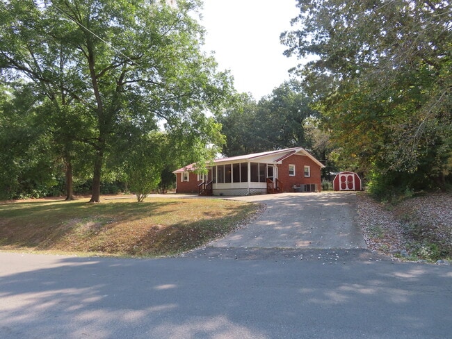 298 Lafayette Rd in Clarksville, TN - Building Photo - Building Photo