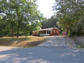 298 Lafayette Rd in Clarksville, TN - Building Photo - Building Photo