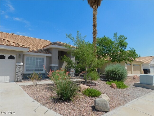 105 Aruba Isle Dr in Henderson, NV - Building Photo - Building Photo