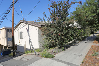 11700 Dorothy St in Los Angeles, CA - Foto de edificio - Building Photo