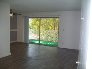 2445 E Del Mar Blvd, Unit 1 in Pasadena, CA - Building Photo - Building Photo