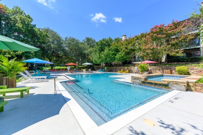 Towne Center Apartments