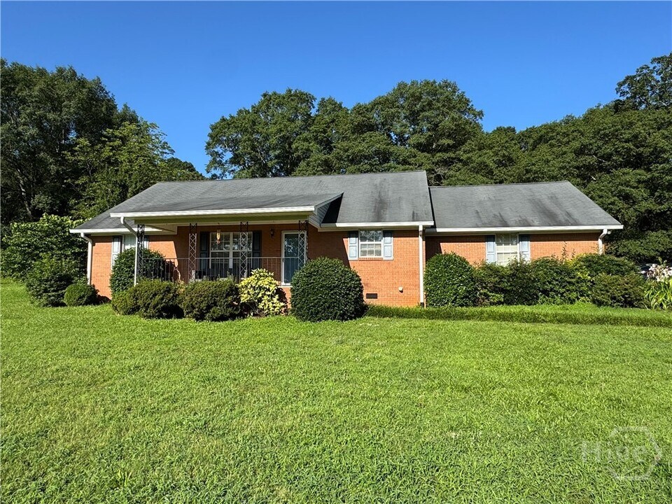 2300 Colham Ferry Rd in Watkinsville, GA - Building Photo