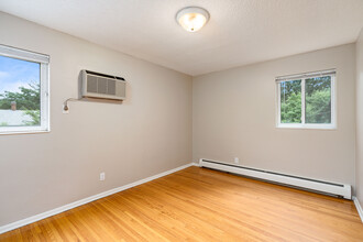 730 Fairview Ave N in St. Paul, MN - Building Photo - Interior Photo