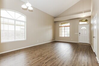 7420 S 15th Dr in Phoenix, AZ - Building Photo - Building Photo