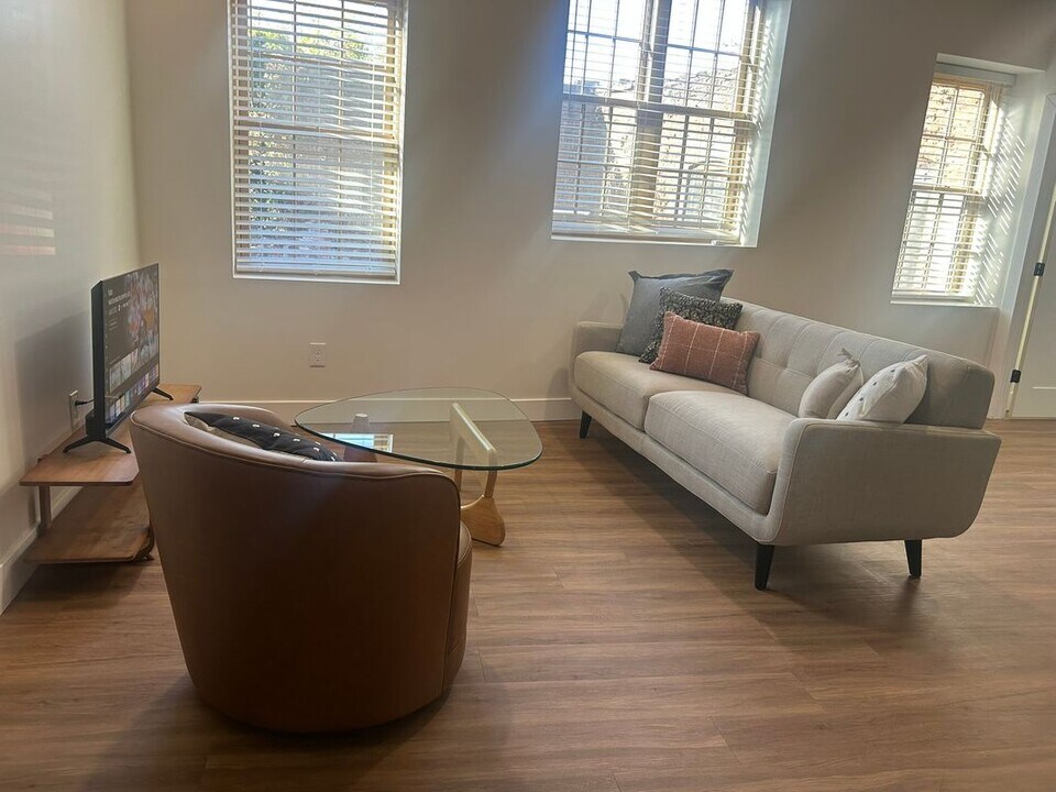 110 Hotel St in Utica, NY - Building Photo