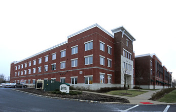 Heritage Village at Lawrence, A 55+ Community in Lawrenceville, NJ - Foto de edificio - Building Photo