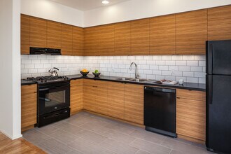 2457 SE Ankeny St in Portland, OR - Building Photo - Building Photo