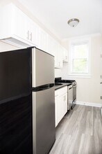 646 W Roscoe St in Chicago, IL - Foto de edificio - Building Photo