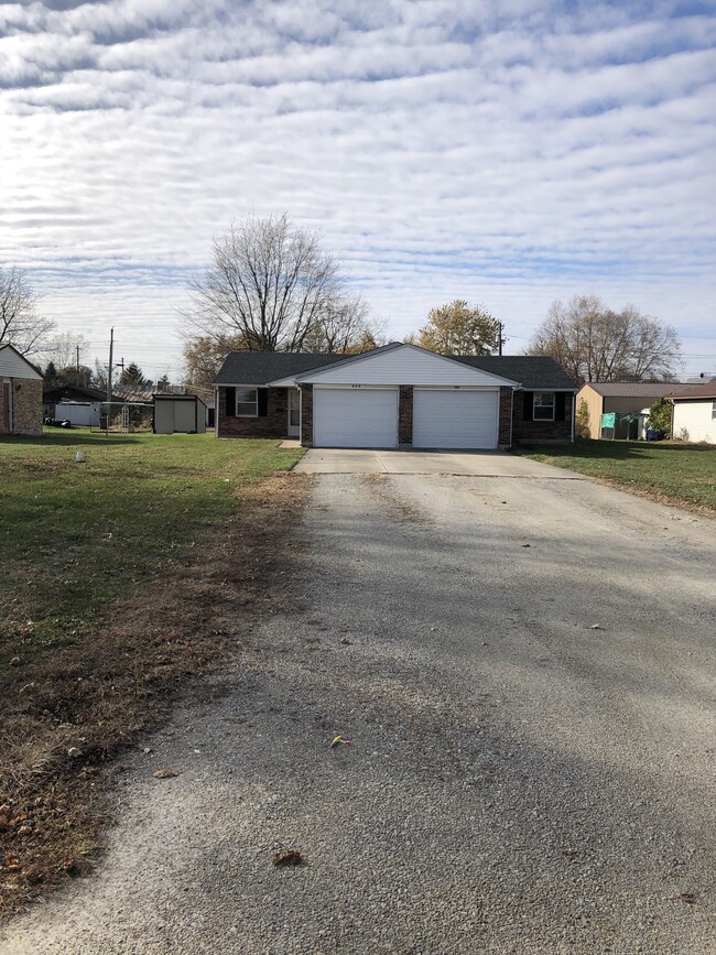 521 N Meridian St, Unit 521 in Winchester, IN - Foto de edificio - Building Photo