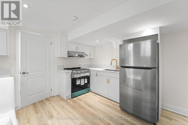 property at 904 Somerville Terrace