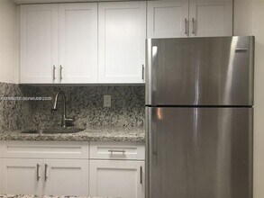 777 SW 9th Ave, Unit 411 in Miami, FL - Foto de edificio - Building Photo