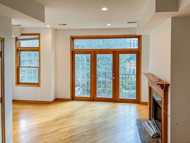 property at 2714 N Wayne Ave