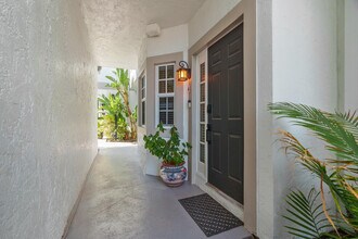 1321 Bayview Dr in Fort Lauderdale, FL - Building Photo - Building Photo