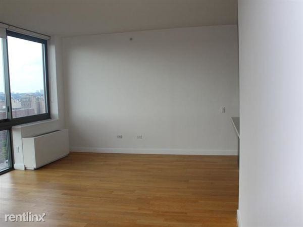 210 E 47th St-Unit -4F in New York, NY - Foto de edificio - Building Photo