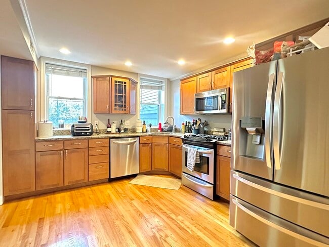 494 E 3rd St, Unit 1