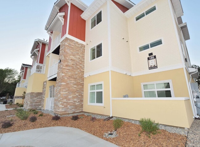 Ford Oaks Apartments in Gridley, CA - Building Photo - Building Photo