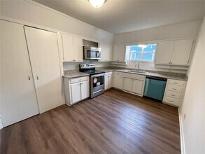 1016 W Gandy St-Unit -4 in Denison, TX - Building Photo - Building Photo