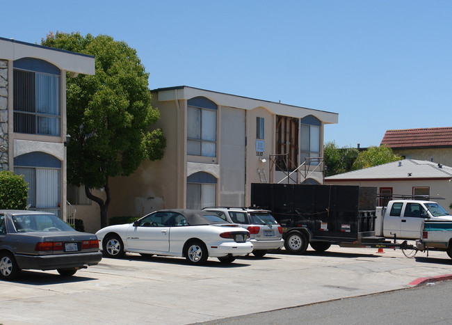 3337 Herman Ave in San Diego, CA - Foto de edificio - Building Photo