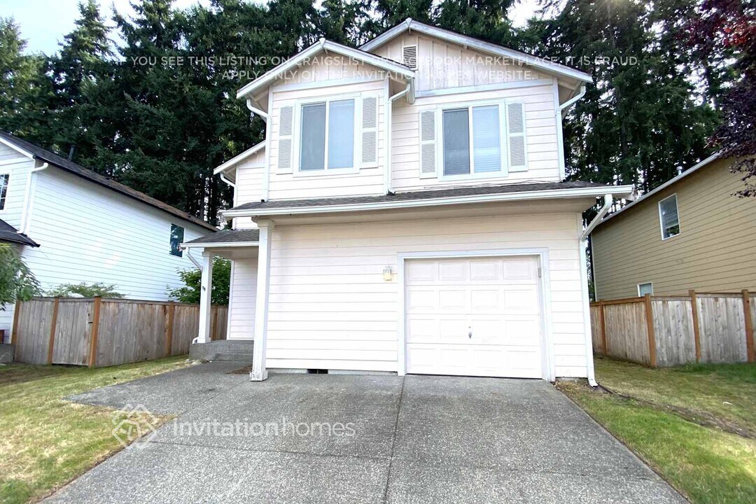 13014 159th St E in Puyallup, WA - Building Photo