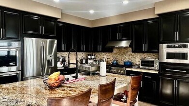 12339 Royal Oaks Dr, Unit 300 in Rancho Cucamonga, CA - Building Photo - Building Photo