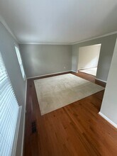 15203 Sovereign Pl in Chantilly, VA - Foto de edificio - Building Photo