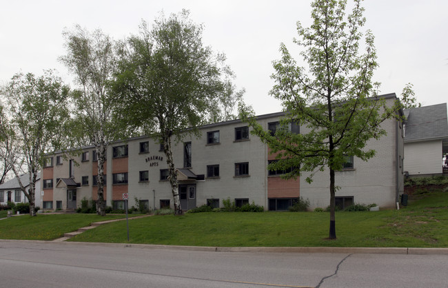 370 Penn Ave in Newmarket, ON - Building Photo - Building Photo