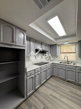 6735 Stone Lake Dr in San Antonio, TX - Building Photo - Building Photo