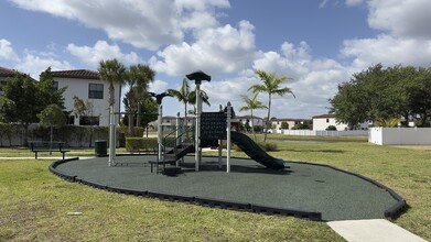 4230 Napoli Lake Dr in Riviera Beach, FL - Building Photo - Building Photo