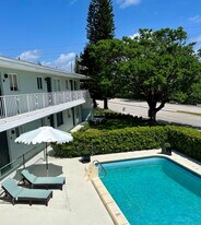 Del Rio Apartment Homes in Boca Raton, FL - Building Photo