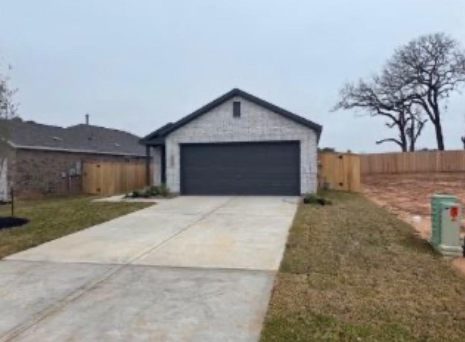 248 Hazy Pnes Ln in Willis, TX - Building Photo