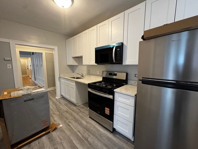 6439 N Leavitt St, Unit 1S