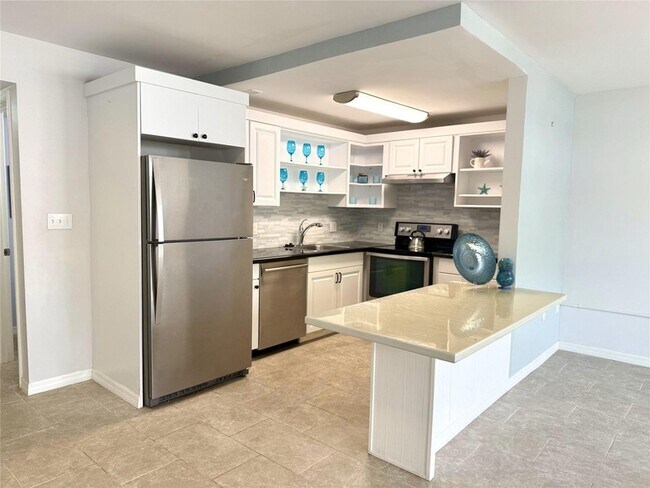property at 28 Ventnor Dr