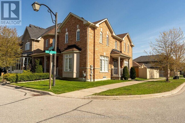 property at 1 Green Hollow Ct