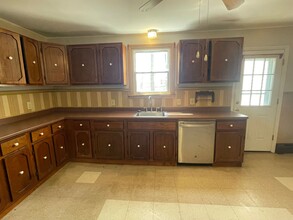 16 Briggs Ave in Pittsfield, MA - Building Photo - Building Photo