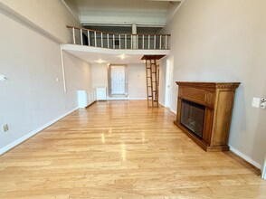 3 N Christopher Columbus Blvd in Philadelphia, PA - Building Photo - Building Photo