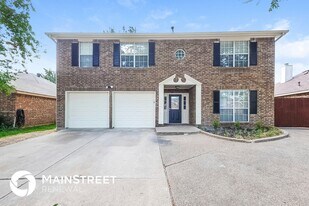 2817 Fenwick St in Grand Prairie, TX - Building Photo