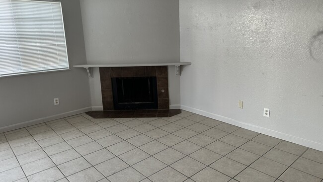 2406 Gillimer Dr, Unit 1 in Stockton, CA - Building Photo - Building Photo