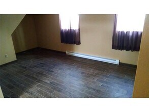 605 Pleasant Ave in Marshall, MN - Building Photo - Building Photo