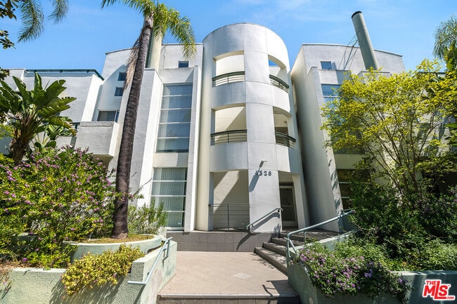 property at 4326 Babcock Ave