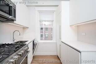 18 Forest St, Unit #31 in Cambridge, MA - Building Photo