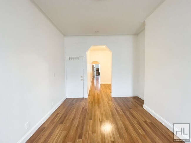 293 Wyckoff Ave in Brooklyn, NY - Building Photo - Building Photo