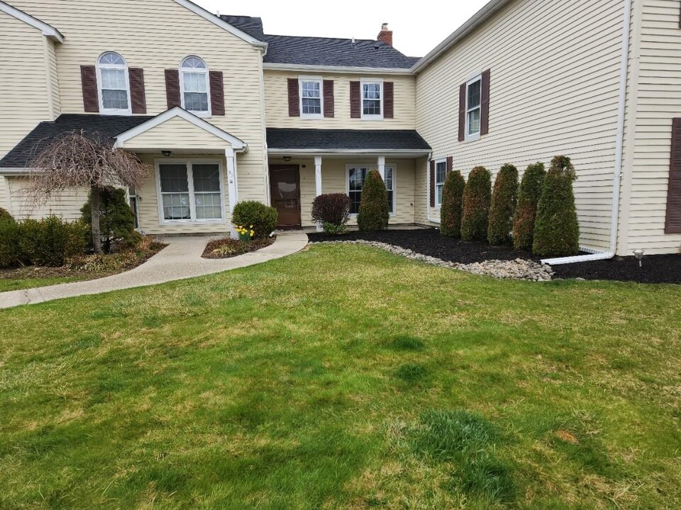 51 Candlestick Ct in Warwick, NY - Building Photo