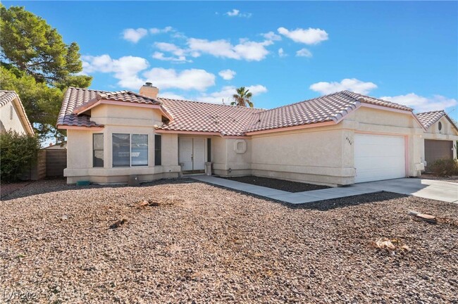 4904 Spring Falls Way in North Las Vegas, NV - Building Photo - Building Photo